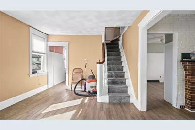 137 Colonial Avenue, Cranston, RI 02910 - Photo 5