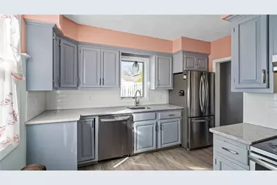 137 Colonial Avenue, Cranston, RI 02910 - Photo 13