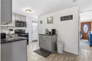 67 Garnet St, West Warwick, RI 02893 - Photo 9