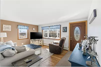 67 Garnet Street, West Warwick, RI 02893 - Photo 3