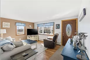 67 Garnet St, West Warwick, RI 02893 - Photo 3