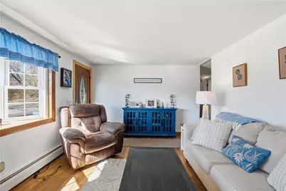 67 Garnet Street, West Warwick, RI 02893 - Photo 5