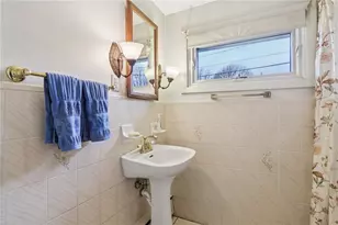 117 Haverhill Ave, Warwick, RI 02886 - Photo 21