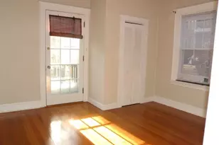 389 Lloyd Ave, Providence, RI 02906 - Photo 9