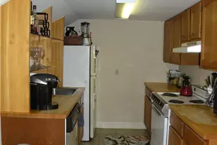 387 Lloyd Ave, Providence, RI 02906 - Photo 3