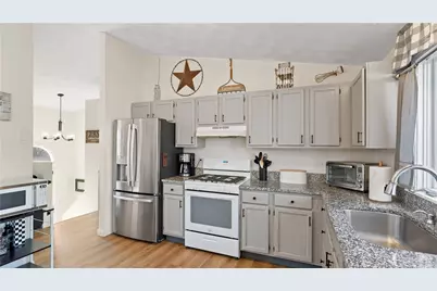 84 Crestwood Drive, West Warwick, RI 02893 - Photo 9