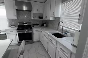 36 Waller St, Providence, RI 02908 - Photo 9