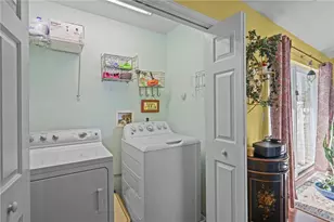 720 Putnam Pike, Smithfield, RI 02828 - Photo 21