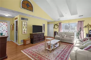 720 Putnam Pike, Smithfield, RI 02828 - Photo 7