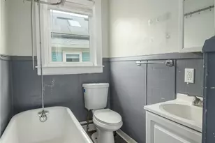 12 Louisburg Pl, Providence, RI 02909 - Photo 19