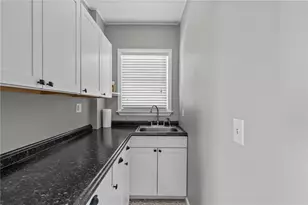 123 Mauran St, Cranston, RI 02910 - Photo 13