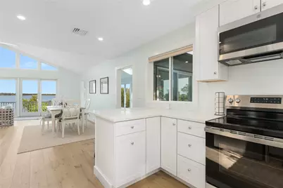 117 Indian Avenue, Portsmouth, RI 02871 - Photo 15
