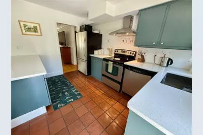 8 McCormick Road, Newport, RI 02840 - Photo 3