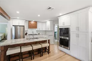 242 Brettonwoods Dr, Cranston, RI 02920 - Photo 9