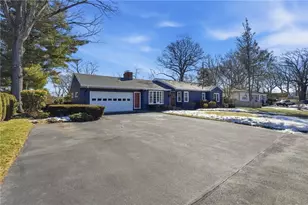 242 Brettonwoods Dr, Cranston, RI 02920 - Photo 3