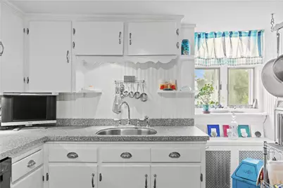 718 Bellevue Avenue #5, Newport, RI 02840 - Photo 19