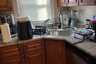 144 Early St, Providence, RI 02907 - Photo 15