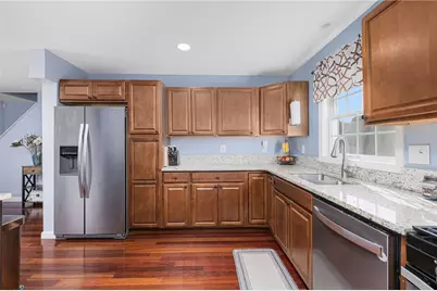 136 Corporate Place, Middletown, RI 02842 - Photo 13
