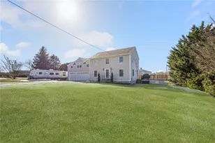 136 Corporate Pl, Middletown, RI 02842 - Photo 7