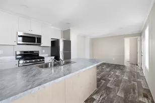 38 Lowell Ave, Pawtucket, RI 02861 - Photo 11