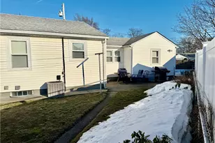 327 Rhode Island Ave, Pawtucket, RI 02860 - Photo 23