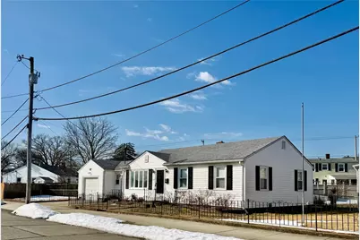 327 Rhode Island Avenue, Pawtucket, RI 02860 - Photo 5