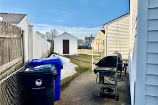 327 Rhode Island Ave, Pawtucket, RI 02860 - Photo 27