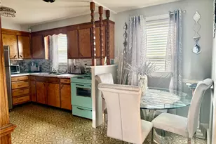 327 Rhode Island Ave, Pawtucket, RI 02860 - Photo 7