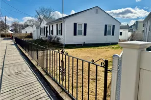 327 Rhode Island Ave, Pawtucket, RI 02860 - Photo 3