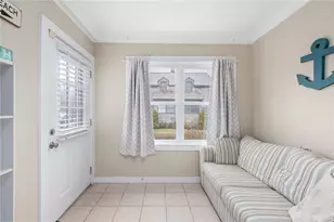 24 Morgan St, Newport, RI 02840 - Photo 3