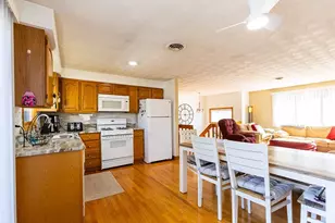 21 Chesterfield Ave, Warwick, RI 02889 - Photo 7