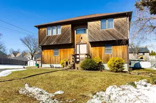 21 Chesterfield Ave, Warwick, RI 02889 - Photo 3