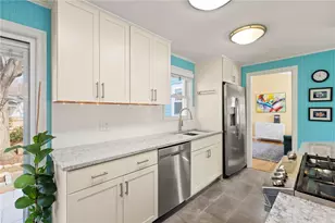 22 Grassy Plain Rd, East Providence, RI 02915 - Photo 9