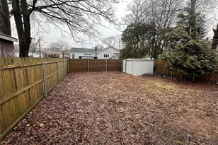29 Gibbons Ave, Warwick, RI 02889 - Photo 21