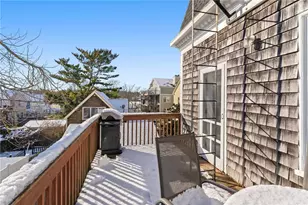 15 Narragansett Ave, Newport, RI 02840 - Photo 7