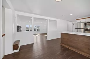 69 W View Ave, Cranston, RI 02920 - Photo 7