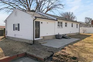 69 W View Ave, Cranston, RI 02920 - Photo 29