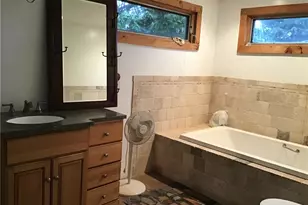 41 Enfield Ave, North Kingstown, RI 02852 - Photo 5