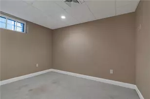 98 Butler Ave, Providence, RI 02906 - Photo 27