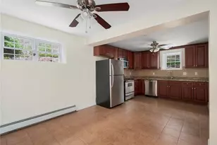 52 Lincoln St, Smithfield, RI 02917 - Photo 11