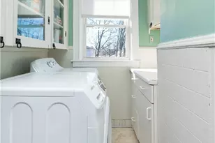 19 Carrington Ave, Providence, RI 02906 - Photo 25