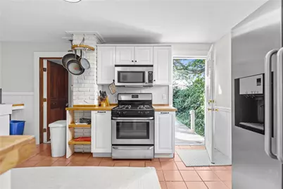 35 Pope Street, Newport, RI 02840 - Photo 9