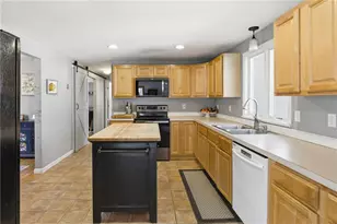 404 S Christopher Ave, Tiverton, RI 02878 - Photo 15