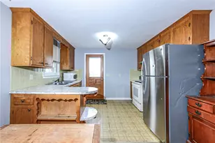 25 Watson Dr, Portsmouth, RI 02871 - Photo 5