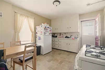 982 York Avenue, Pawtucket, RI 02861 - Photo 9