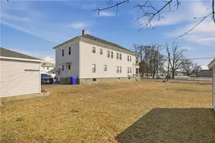 982 York Ave, Pawtucket, RI 02861 - Photo 45