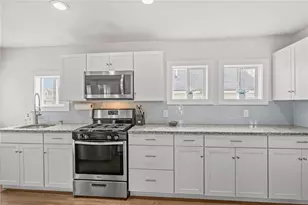 115 Samuel Gorton Ave, Warwick, RI 02889 - Photo 17