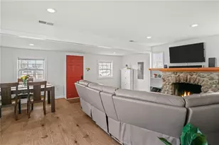 115 Samuel Gorton Ave, Warwick, RI 02889 - Photo 7