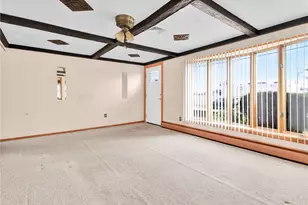 106 Coyle Ave, East Providence, RI 02916 - Photo 15