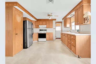 106 Coyle Avenue, East Providence, RI 02916 - Photo 5